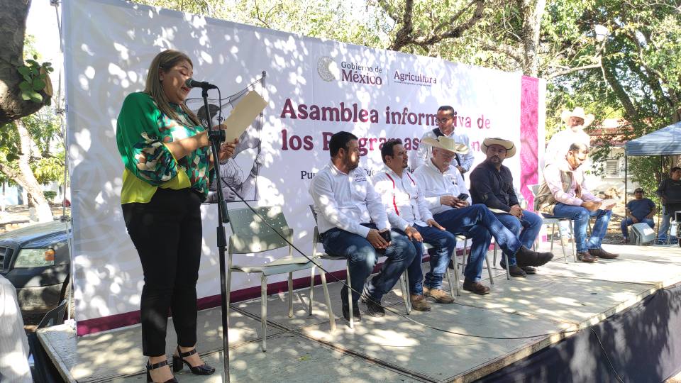 La Presidenta Mpal de Pungarabato acompañó al Secretario de Agricultura y Desarrollo Rural