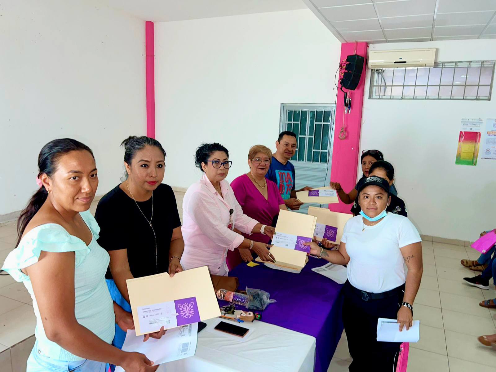 Entrega de Tarjetas Violeta