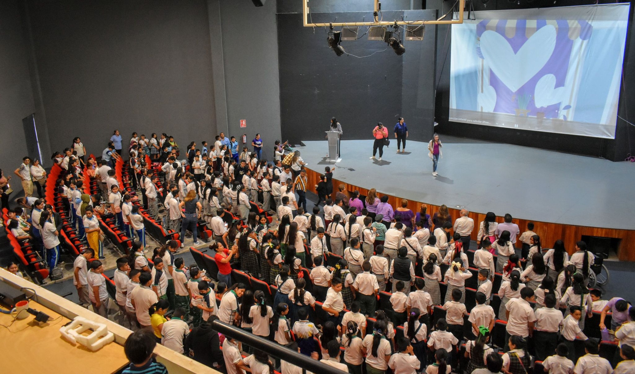 Conmemoración al día internacional de la mujer.