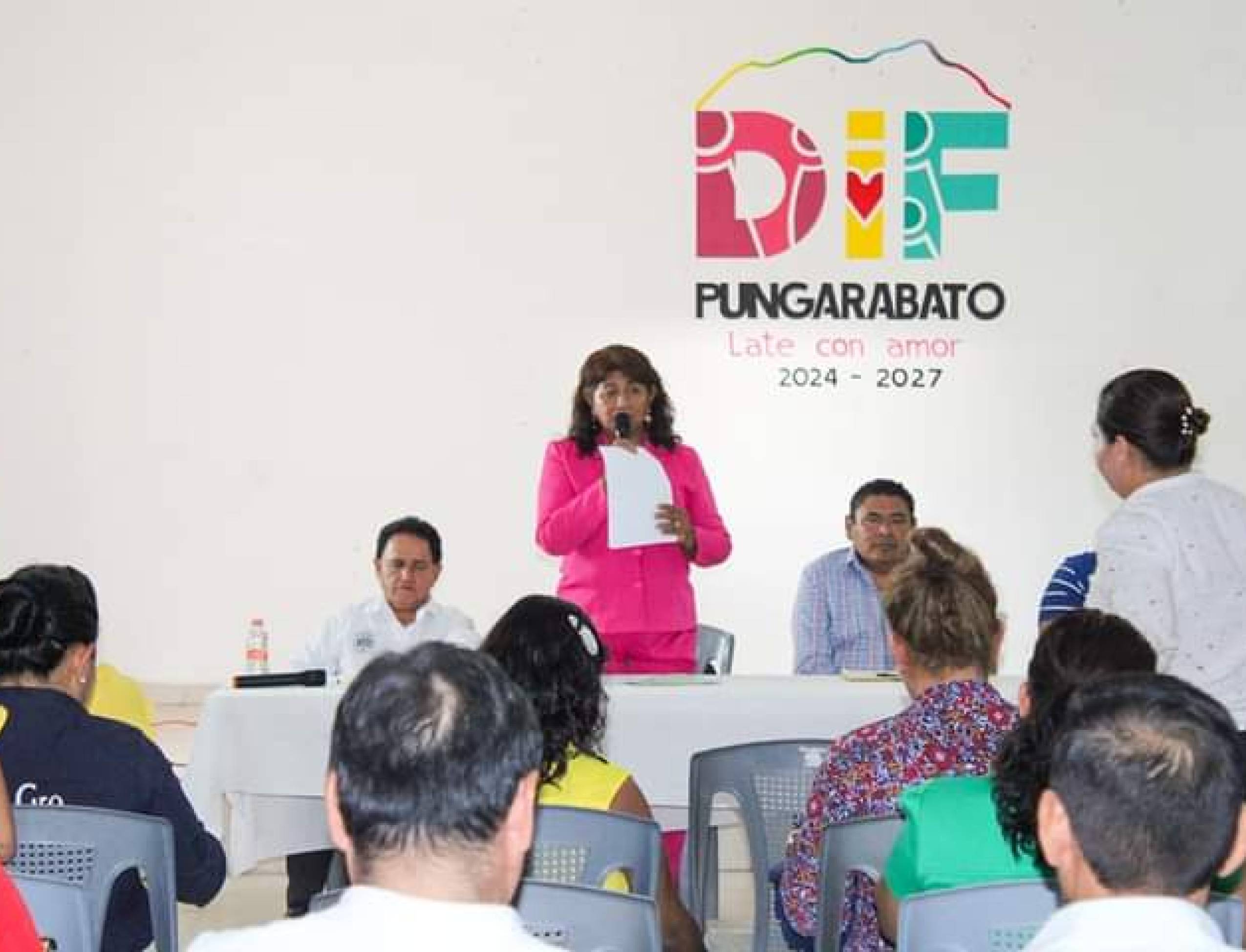 Se llevó a cabo una reunión con los directores de las escuelas de nuestro municipio