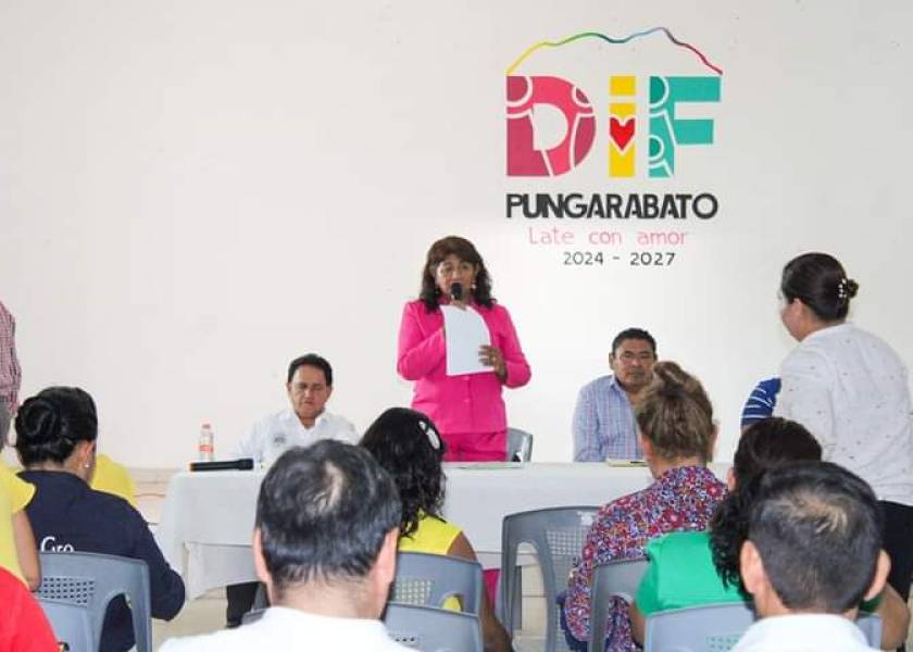 Se llevó a cabo una reunión con los directores de las escuelas de nuestro municipio