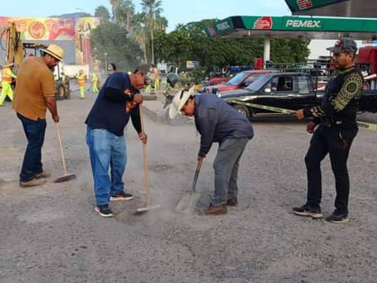 Iniciamos con el bacheo en el boulevard Altamirano - Tlapehuala