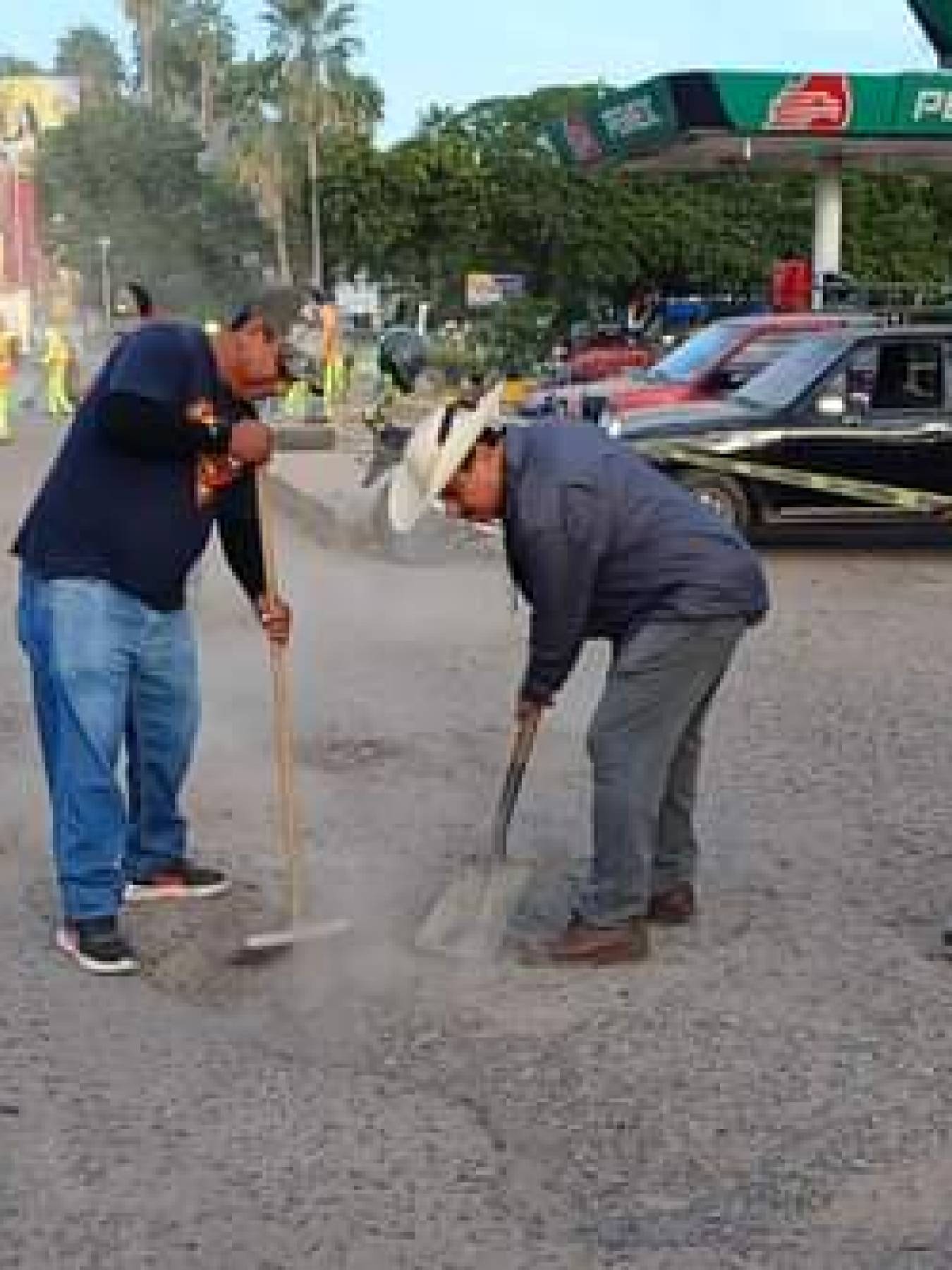 Iniciamos con el bacheo en el boulevard Altamirano - Tlapehuala