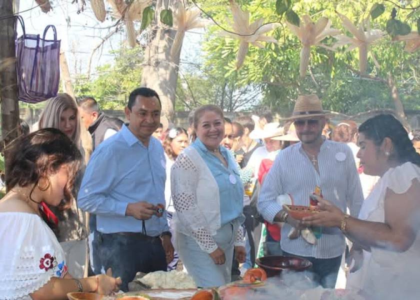 La Presidenta Brenda Núñez Peñaloza Invitada de honor en la semana cultural de la Prepa 8