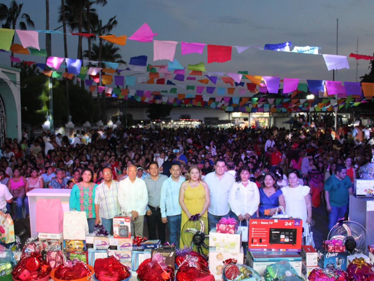 ¡Festejamos a las reinas del hogar!