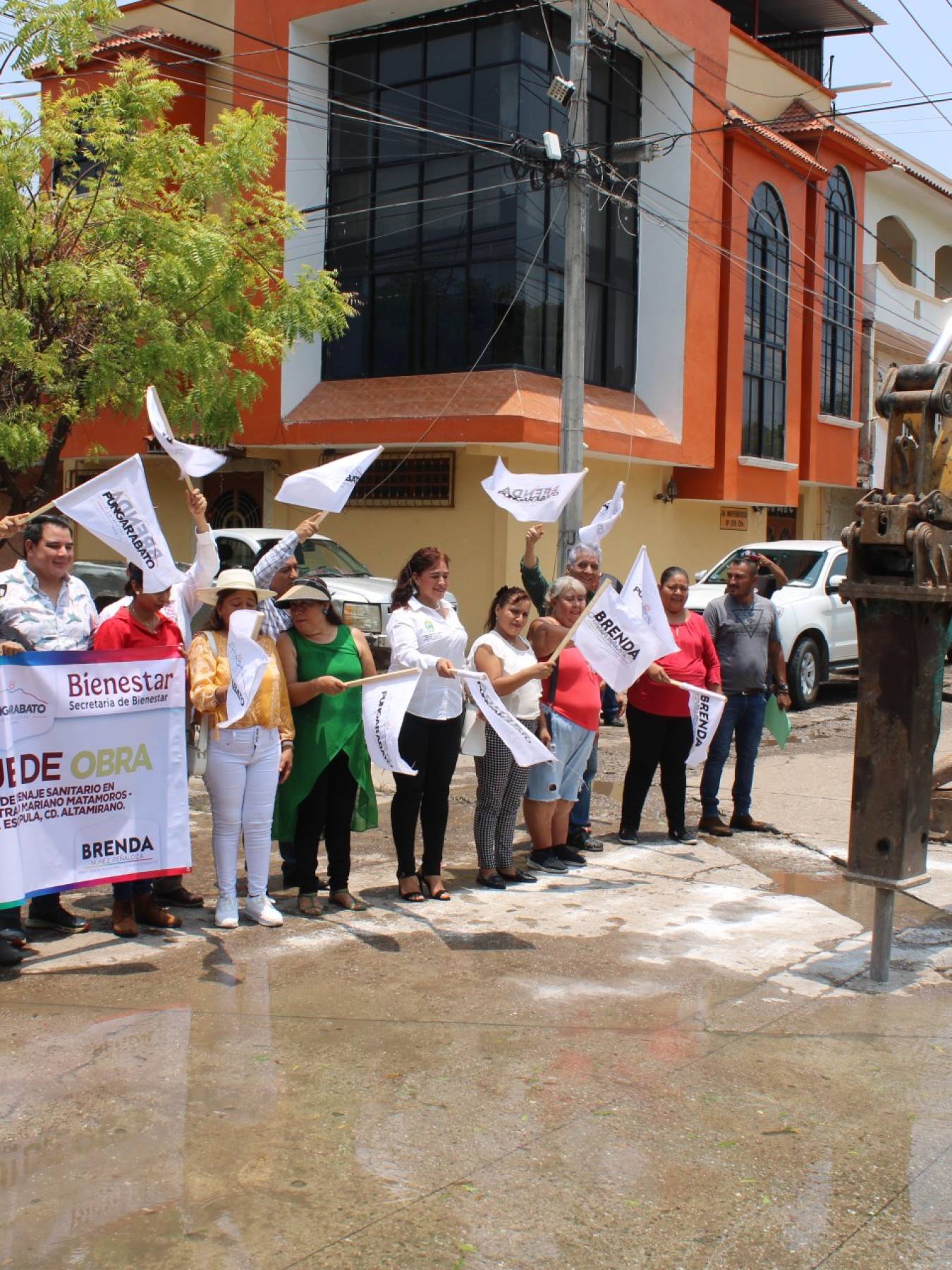 Rehabilitación del drenaje sanitario Av. Independencia, tramo M. Matamoros - 5 de Febrero