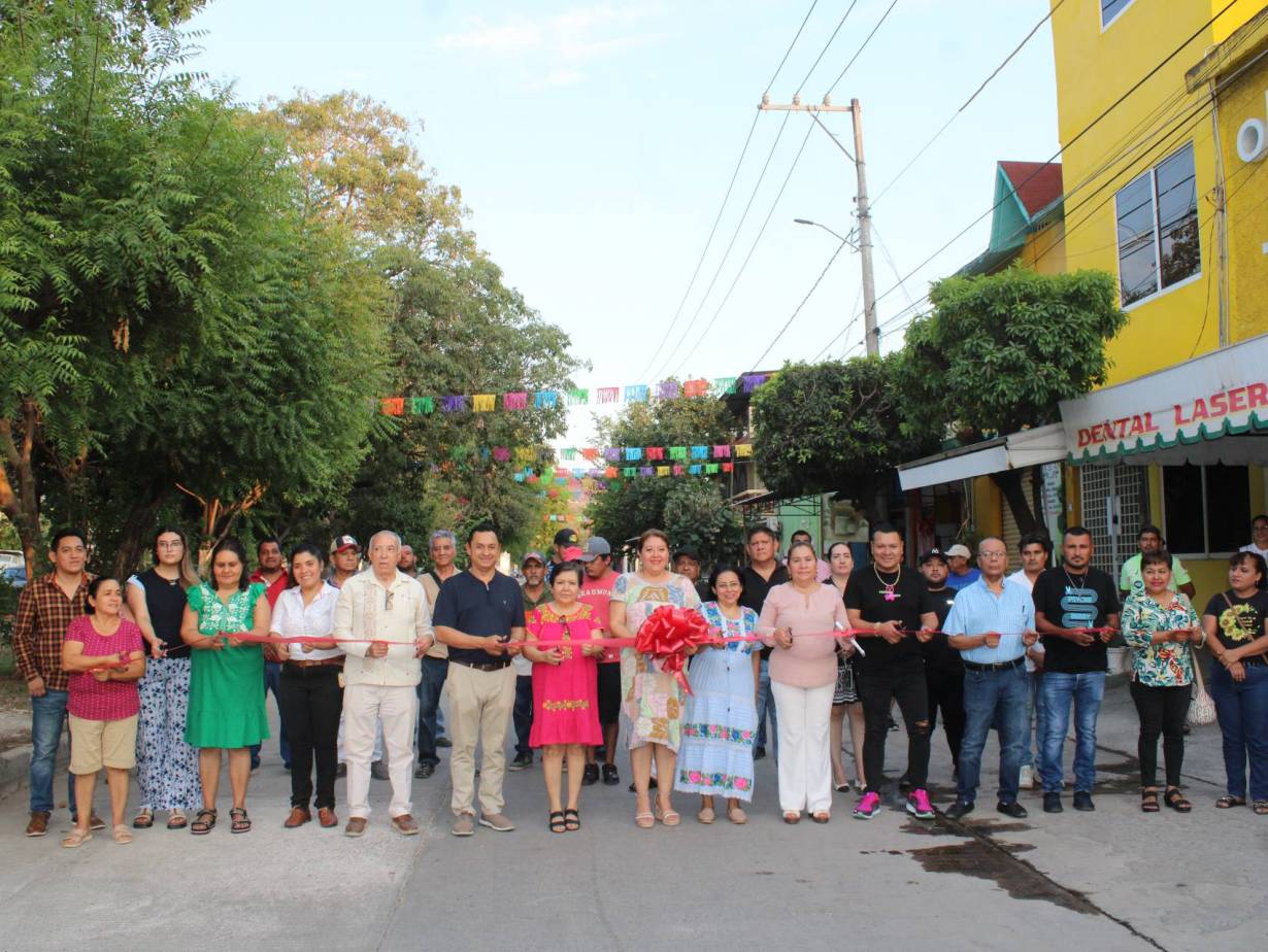 Corte de listón inaugural de obra de drenaje sanitario 